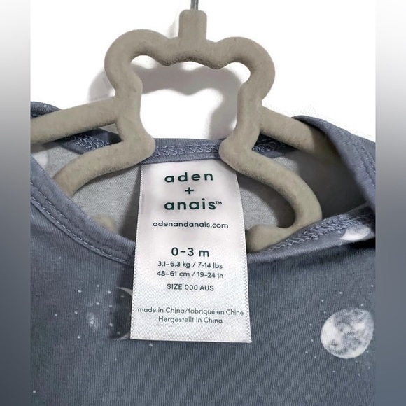 Aden + Anais knotted onesie with matching cap, unisex, size 0-3 months - Picture 11 of 11